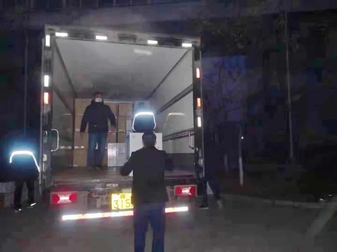 這樣深夜連續作業，已堅持了多日